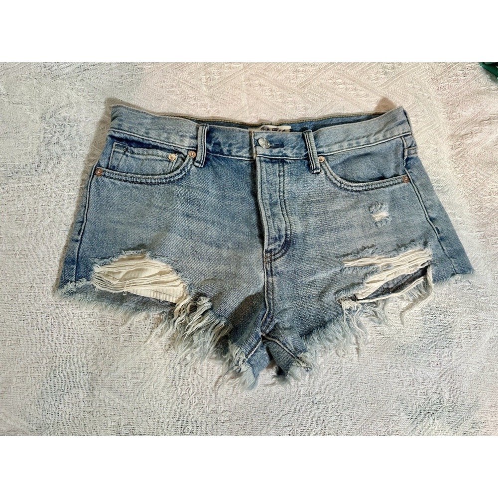 We The Free Free People Women's 26 Distressed Denim Shorts Light Wash
